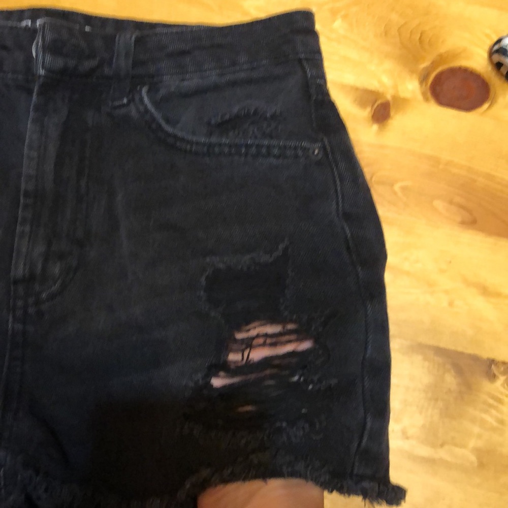 Shorts - Picture 3 of 6